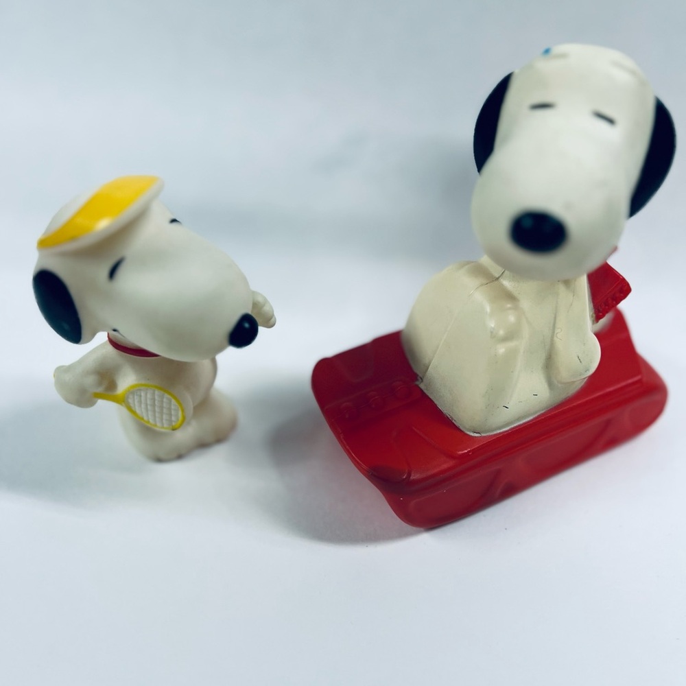 Vintage Snoopy Sled 1972 Avon Bubble bath  with Red Base & snoopy Squeaker Toy